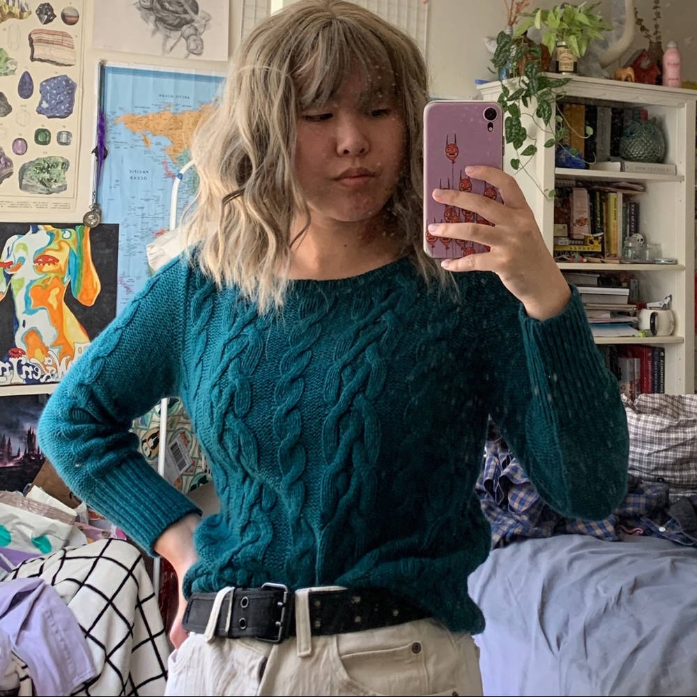 Cable knit green sweater